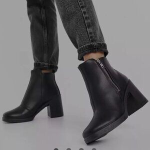 Topshop Square Toe Chelsea Boots Faux Leather  US10